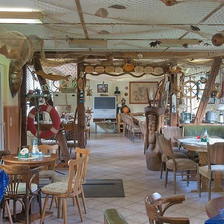 Familienzimmer Mit Gemeinschaftsbad Gross Banzelvitz Bagian luar foto