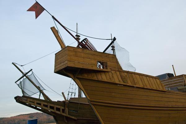 Familienzimmer Mit Gemeinschaftsbad Gross Banzelvitz Bagian luar foto