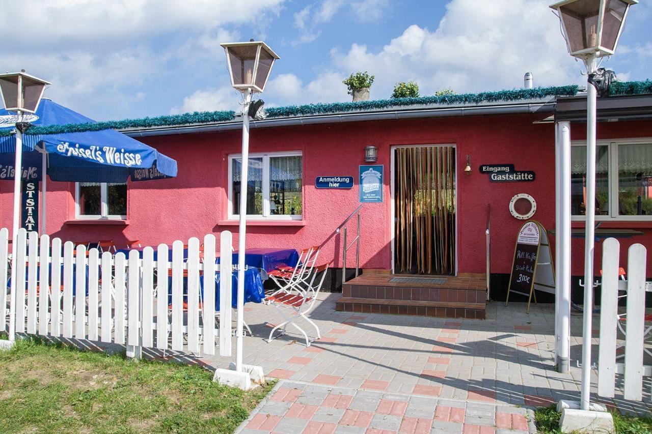 Familienzimmer Mit Gemeinschaftsbad Gross Banzelvitz Bagian luar foto
