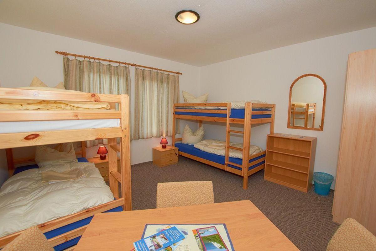 Familienzimmer Mit Gemeinschaftsbad Gross Banzelvitz Bagian luar foto